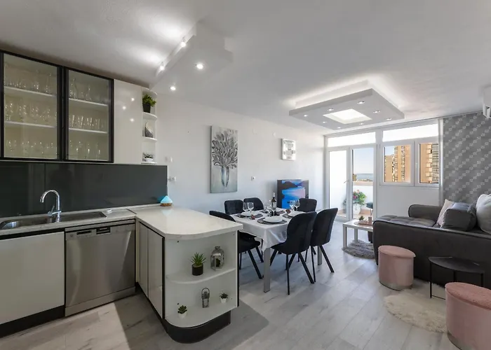 Zelic Apartment *